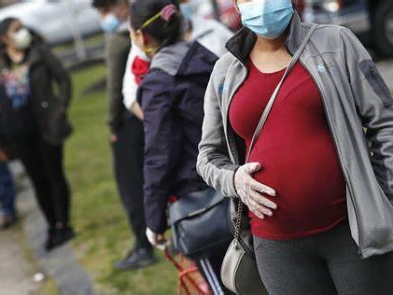 Mujeres migrantes enfrentan nuevas trabas para parir en EE.UU.