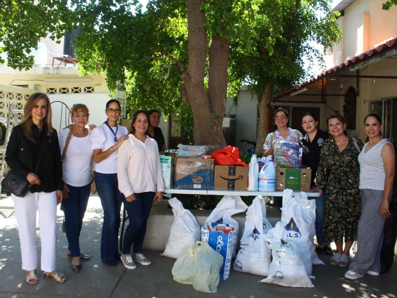 Mujeres mineras entregan despensas a Casas Hogar en Sonora