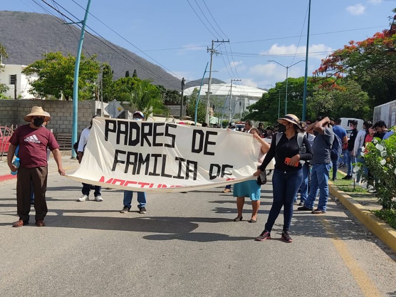 Mujeres normalistas liberadas denunciarán violaciones a sus derechos humanos