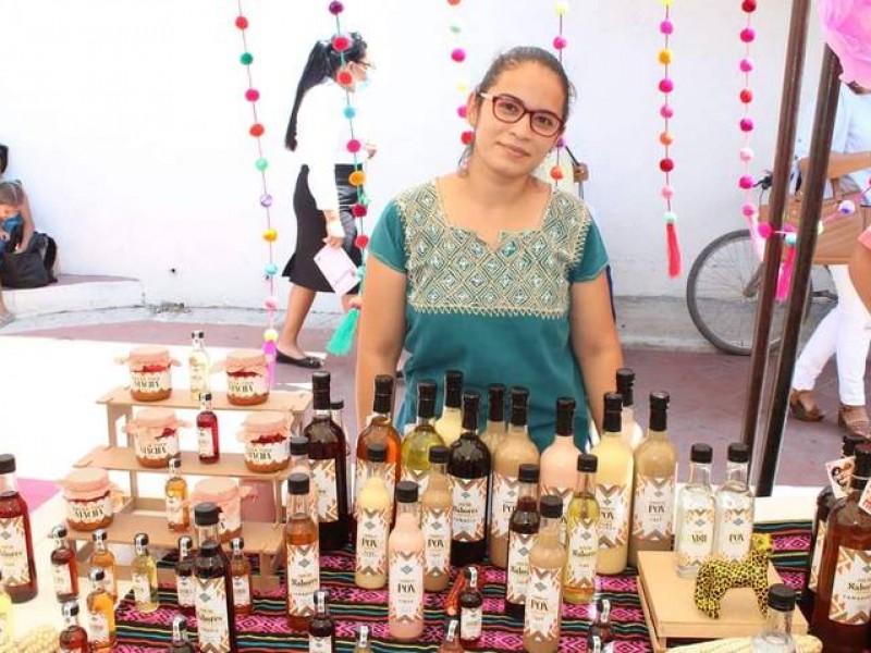 Mujeres se organizan y emprenden por cuenta propia