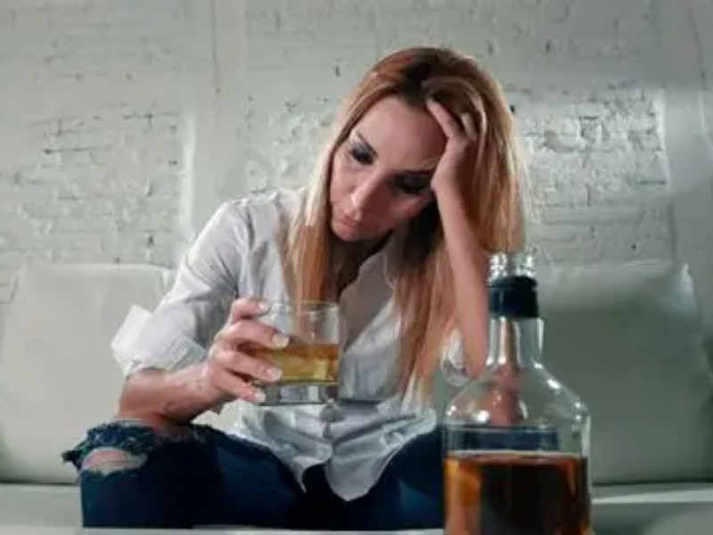 Mujeres y alcoholismo; el estigma social