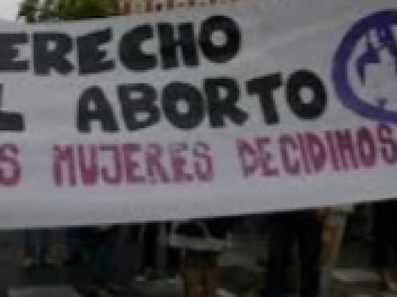 Mujeres ya no irán a prisión por aborto.