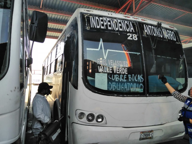 Multan a camiones y taxis de ruta centro en Torreón