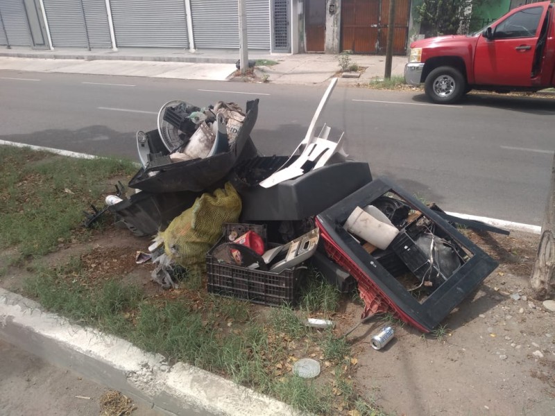 Multarán a quien arroje basura en la calle