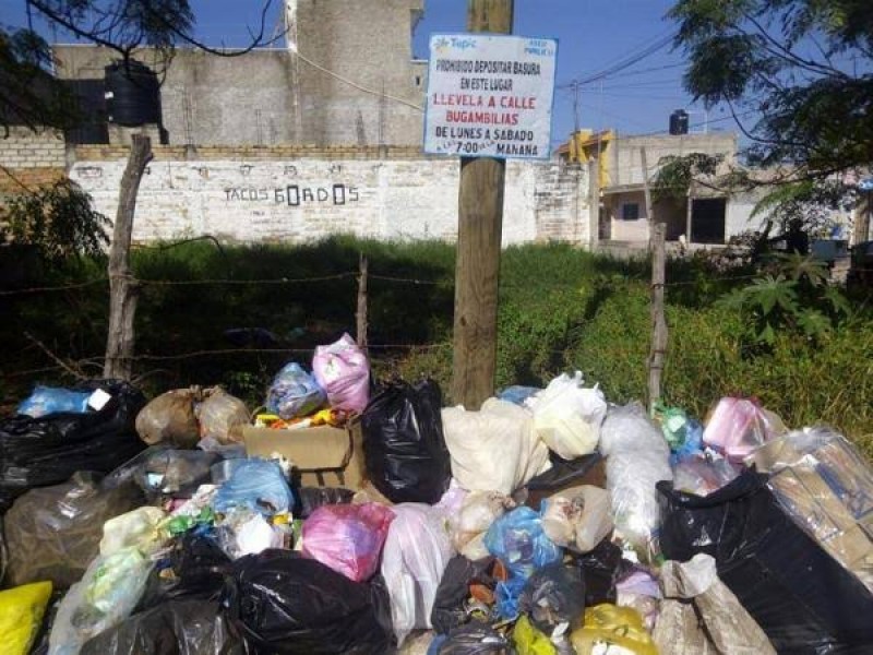 Multas por sacar la basura en deshoras aplicarán el 2022