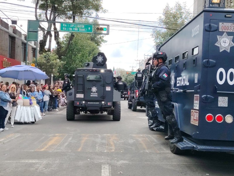 Multitud celebra en Toluca desfile cívico-militar; saldo blanco
