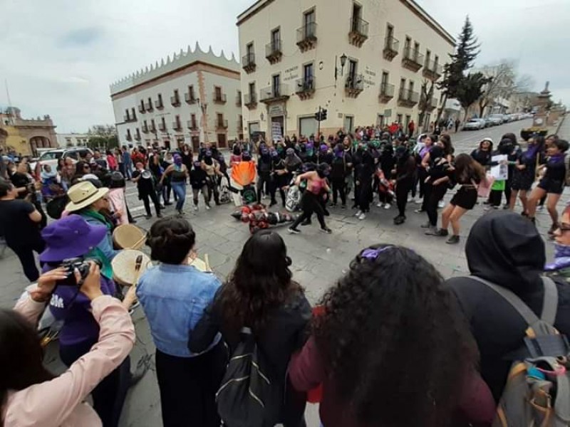 Multitudinaria movilización de mujeres en Zacatecas