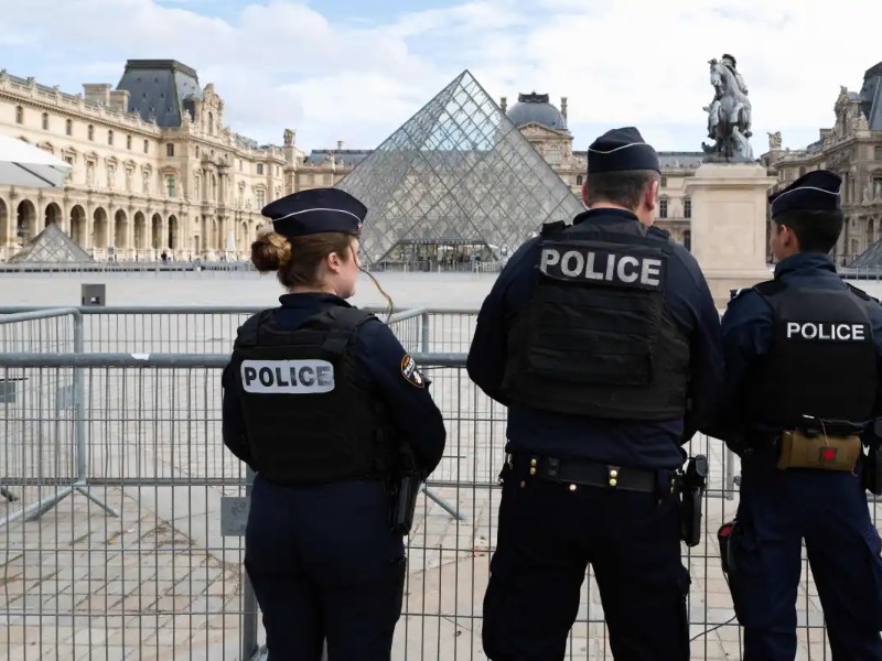 Museo Louvre: Ladrones admiten parcialmente su culpa