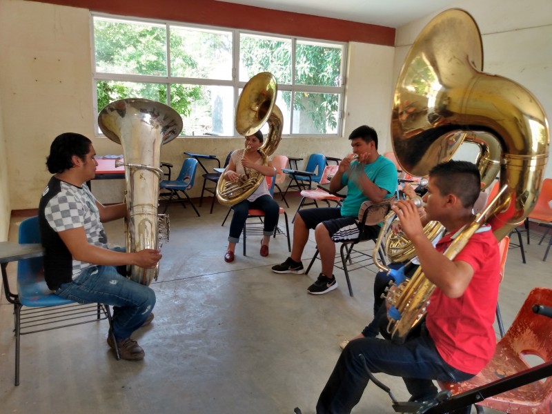 Música atrae a jóvenes en el festival Atempa