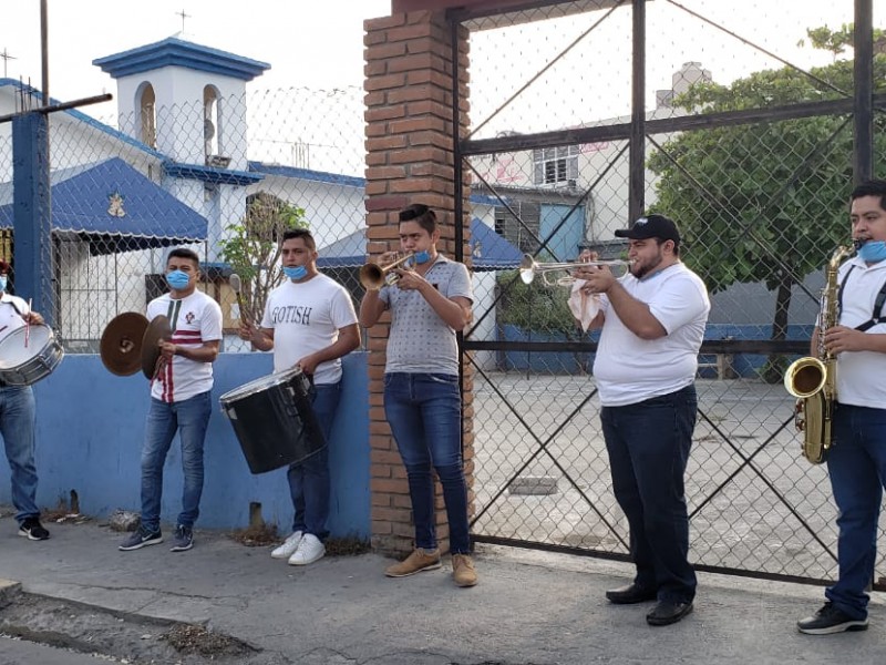 Músicos de Juchitán están en espera de recibir apoyos económicos