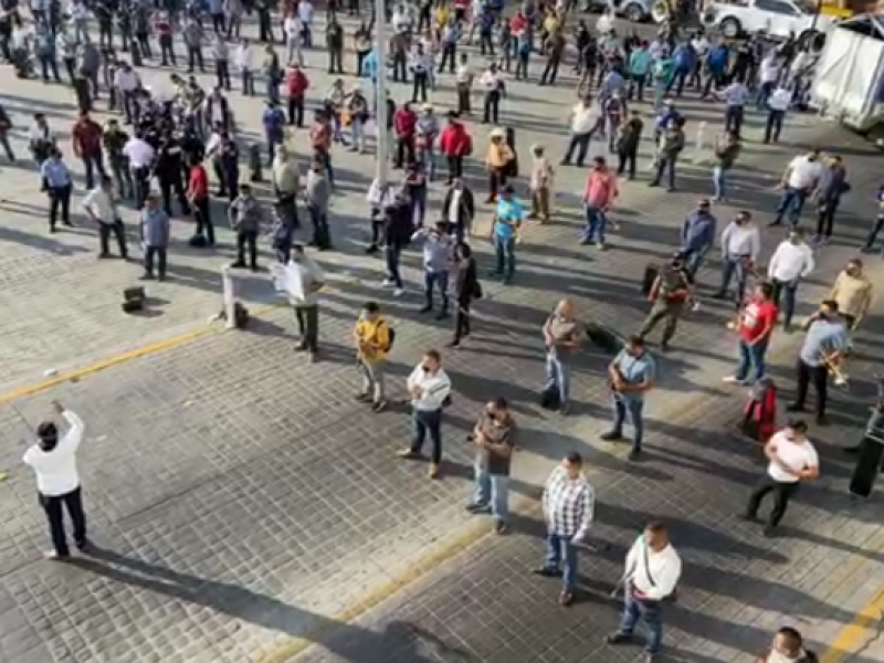 Músicos organizan tocada masiva frente a palacio de gobierno