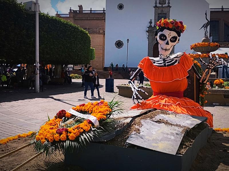 Más de cien altares y tapetes adornan el centro de La Piedad