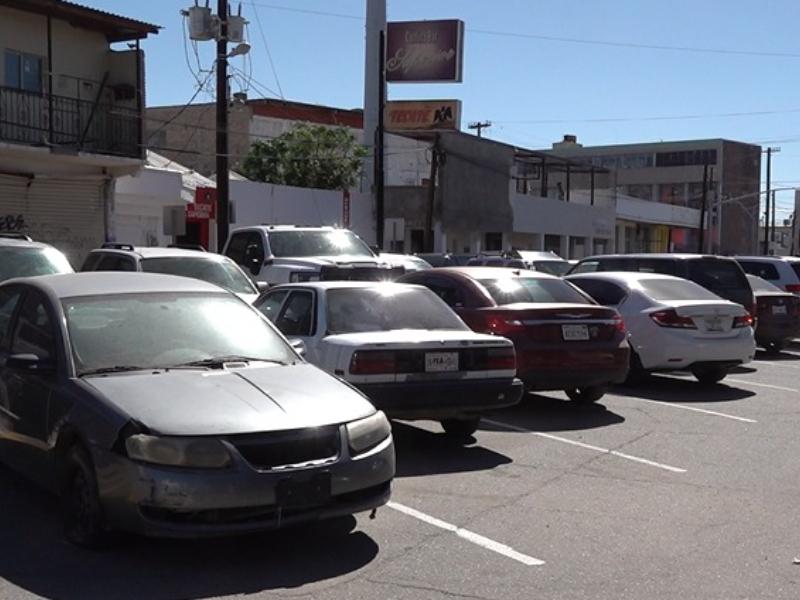Médico denuncia acaparamiento de estacionamientos públicos en zona del nuevo puerto fronterizo