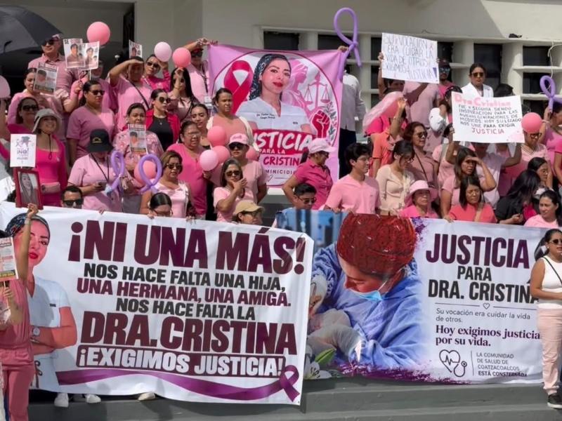 Médicos marchan en Coatzacoalcos para exigir justicia por Cristina Ramos