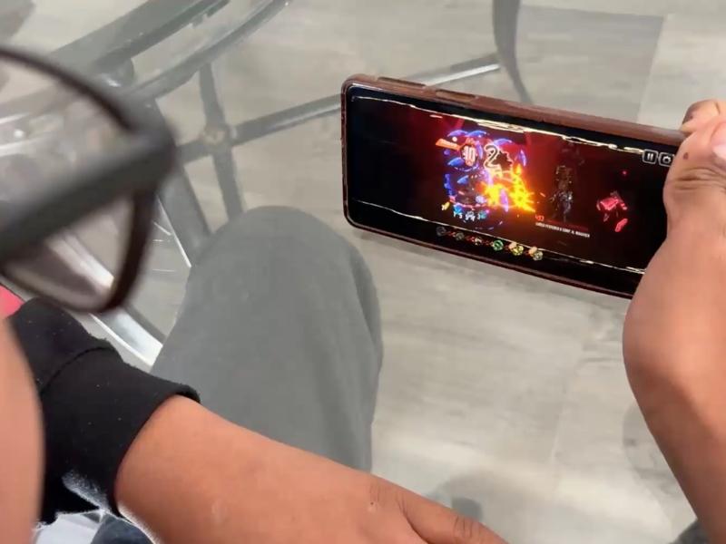 México endurece reglas sobre celulares en escuelas ante los desafíos de la era digital