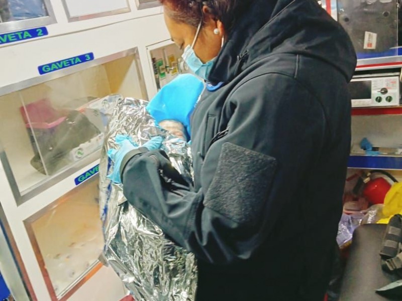 Nace bebé dentro de ambulancia en Colón