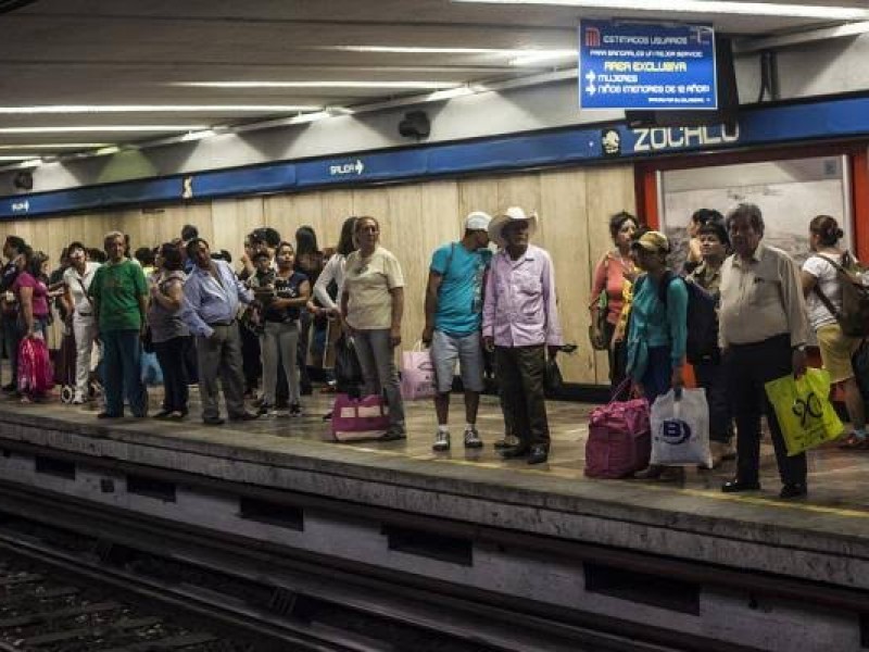 Nace bebé en estación del metro Zócalo