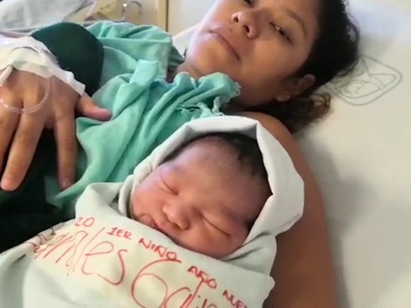 Nace en IMSS Acapulco primer bebé del 2020