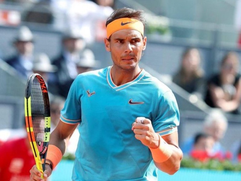 Nadal avanza y Federer se retira en Roma