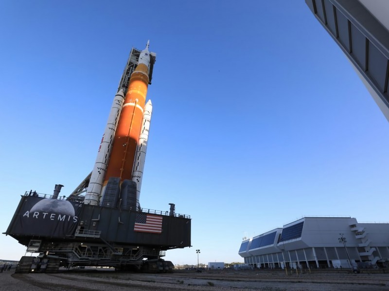 NASA y SpaceX retrasan misión de abastecimiento a la EEI