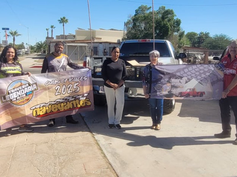 Navegantes Desert Club dona libros a la Biblioteca Municipal