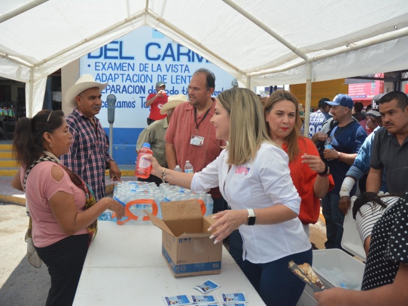 Navojoa: Activan Islas de hidratación para auxiliar a la población