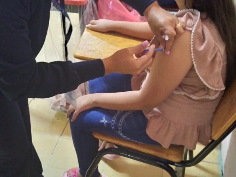 Navojoa: Activan jornada de vacunación para todas las edades