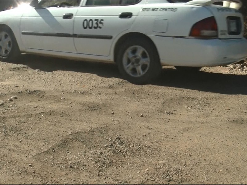 Navojoa: Baches pegan a taxistas, cortan utilidad hasta un 70%