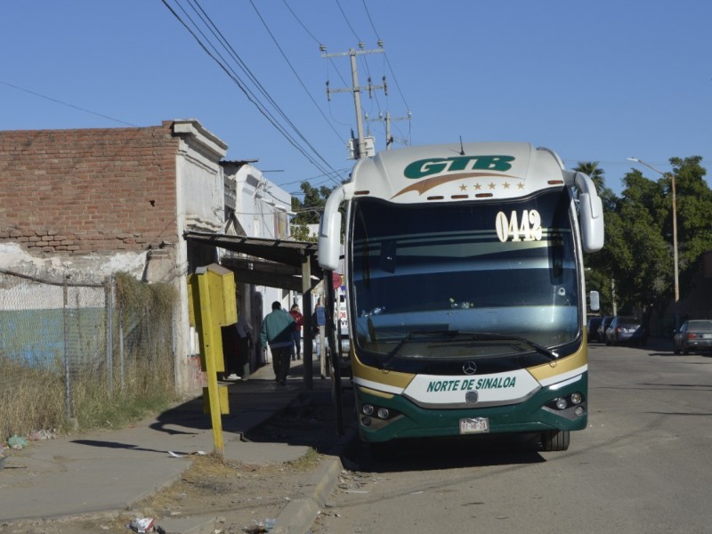 Navojoa: Bloqueo en carreteras deja retrasos a autobuses