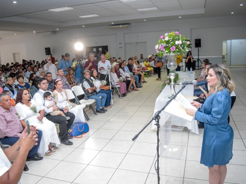 Navojoa: Más de 100 parejas formalizan su amor