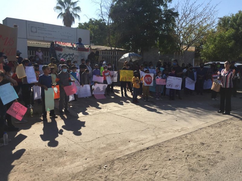 Navojoa: Protestan por alto indice de robos en escuela