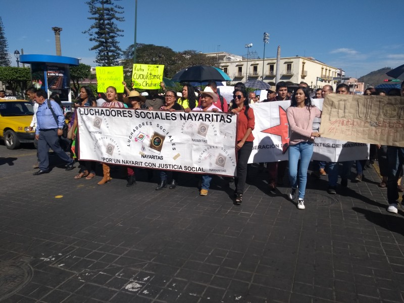 Nayaritas marchan contra el aumento de la tarifa