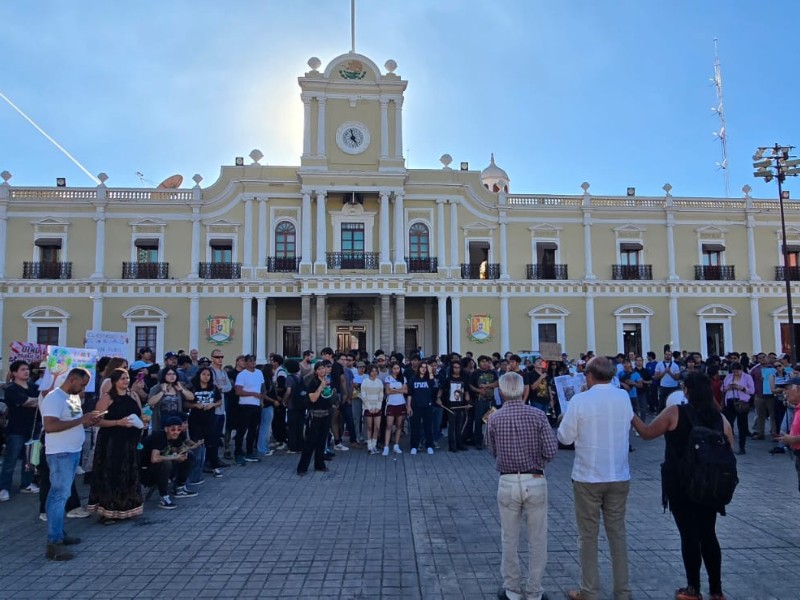 Nayaritas se manifiestan en contra de la construcción del NAO