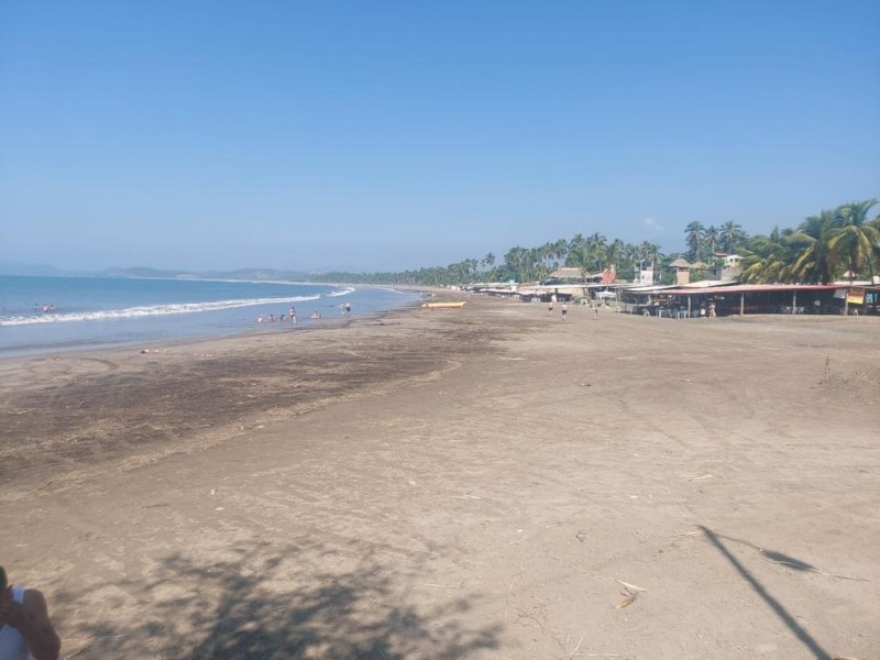 Necesaria limpieza constante en playa Linda