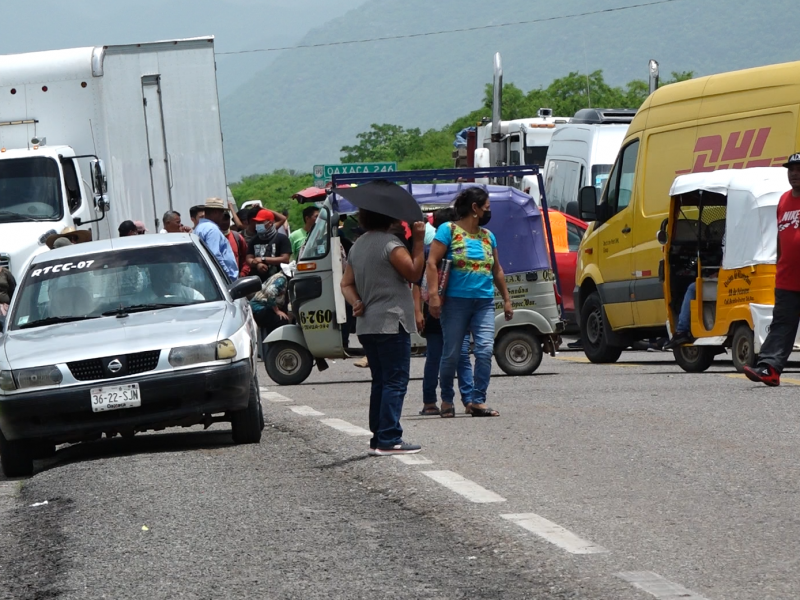 Necesario cambiar política en Oaxaca ante bloqueos carreteros: ciudadanos