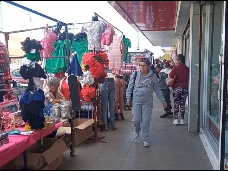 Necesario Marinos en pie tierra para el cuidado de comercios