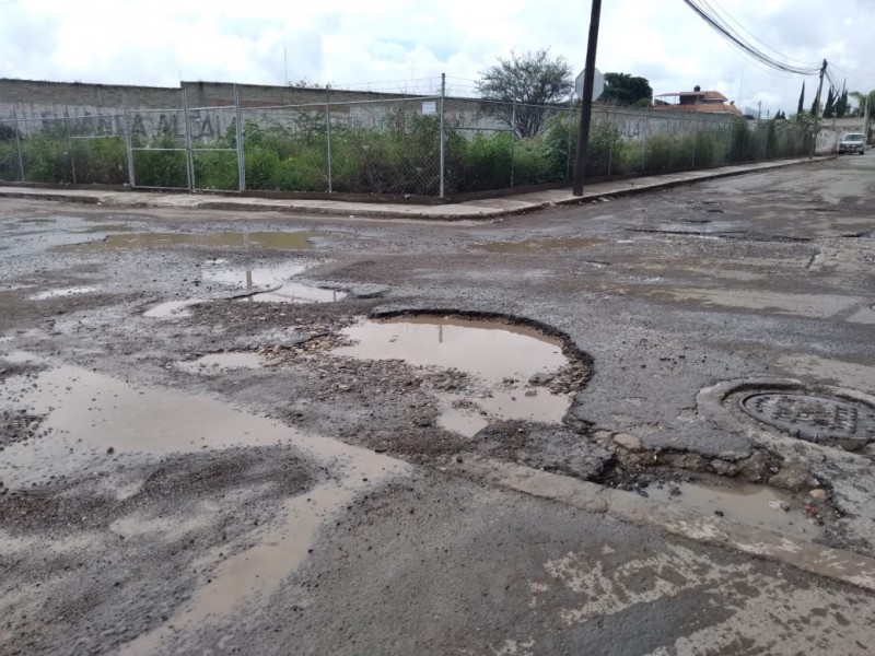 Necesario que programa de bacheo considere calles de la periferia