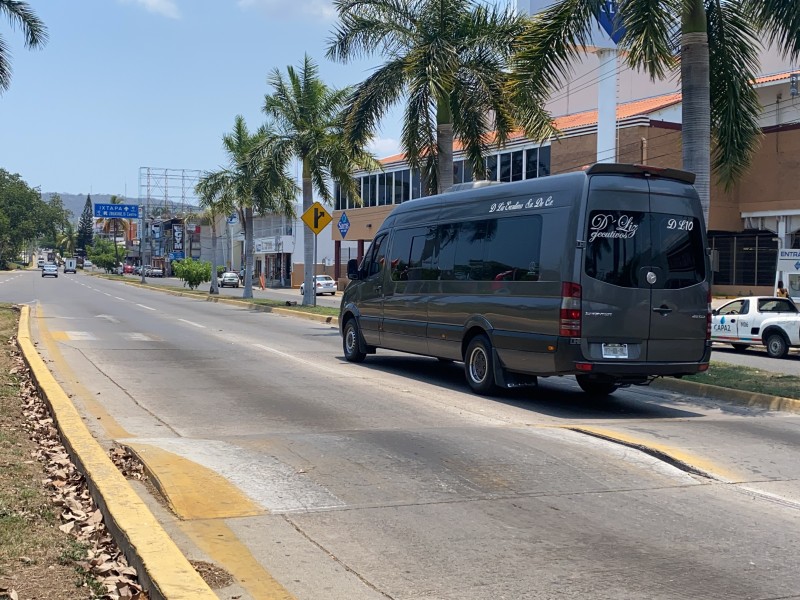 Necesario reforzar señaletica vial en bulevar principal de Zihuatanejo