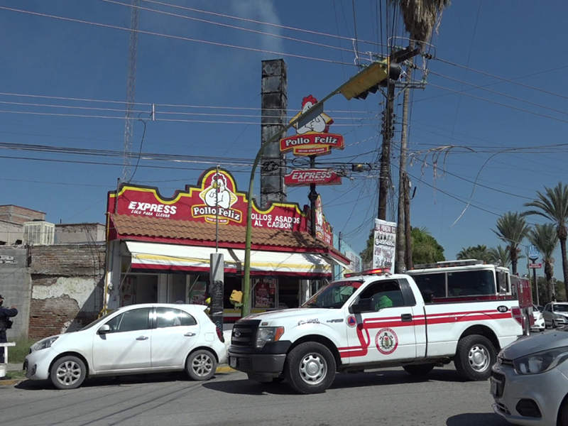 Negocio de pollos se incendia en Gómez Palacio