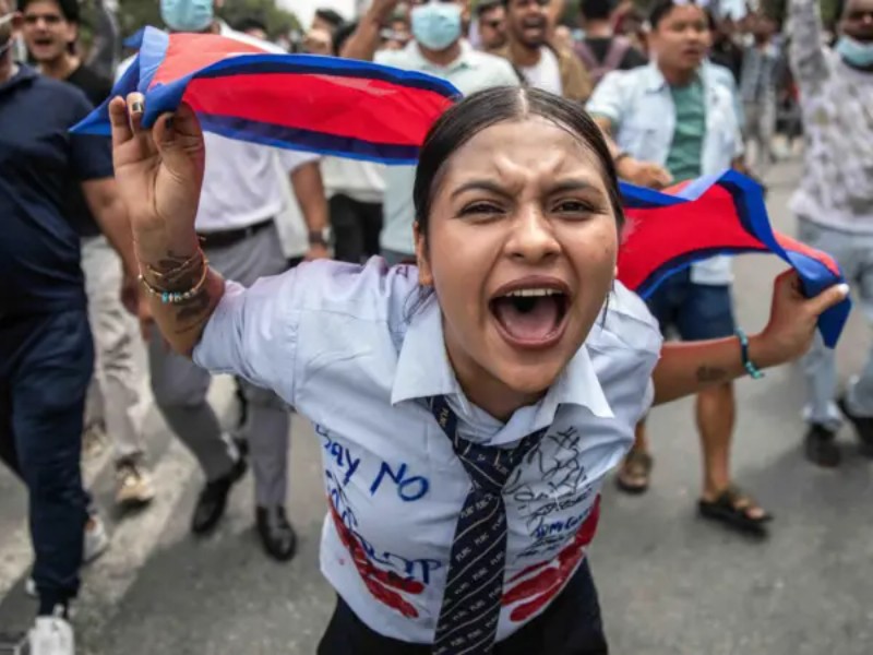 Nepal confirma 30 muertos y más de mil heridos en protestas