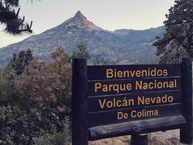 Nevado de Colima registró caída de granizo durante la madrugada