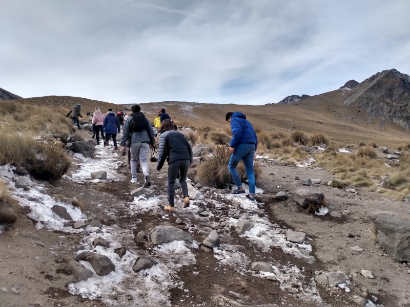 Nevado de Toluca atrae a cientos de turistas