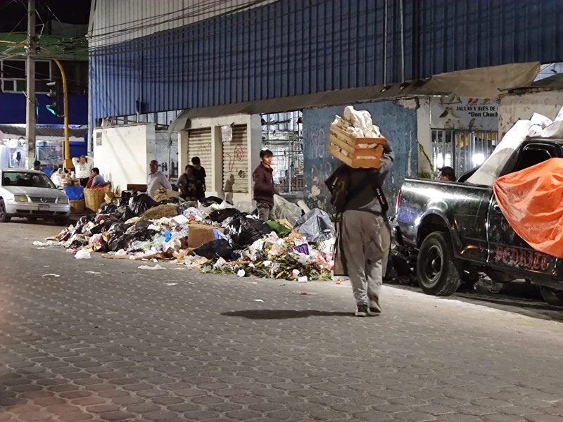 Ni la banqueta rehabilitada y barda pintada, frenaron 