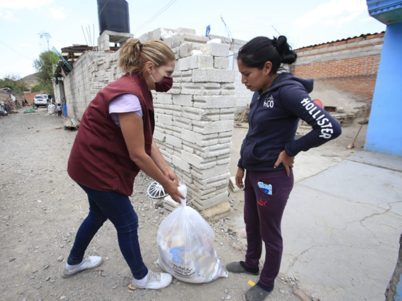 Niega IEE lucro y proselitismo en entrega de despensas