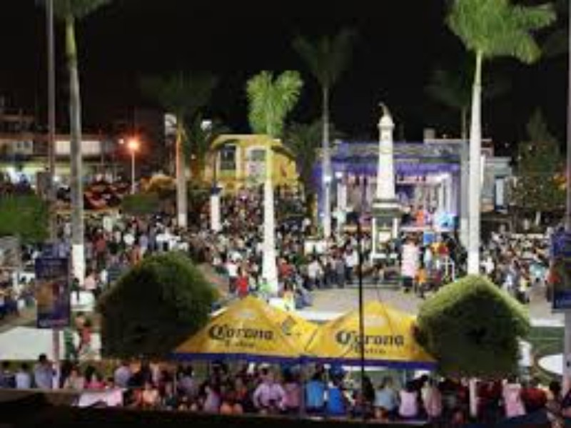 Niega presidente de Xalisco videos de peleas durante la Feria del Elote