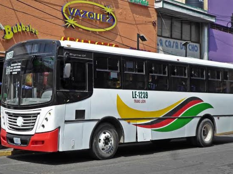 Niegan servicios de transporte público por no usar cubrebocas