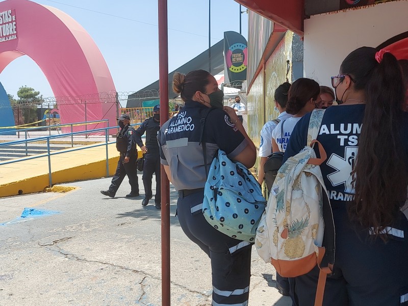 Niegan vacuna a paramédicos practicantes