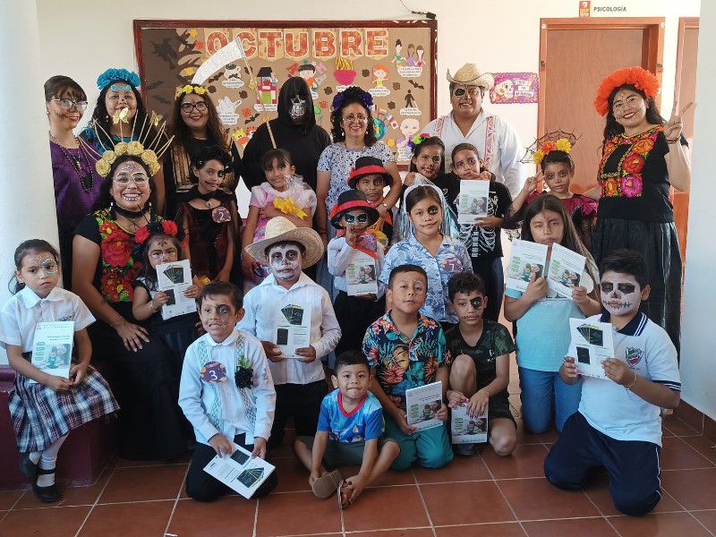Niñas, niños y adolescentes celebran tradiciones del Día de Muertos