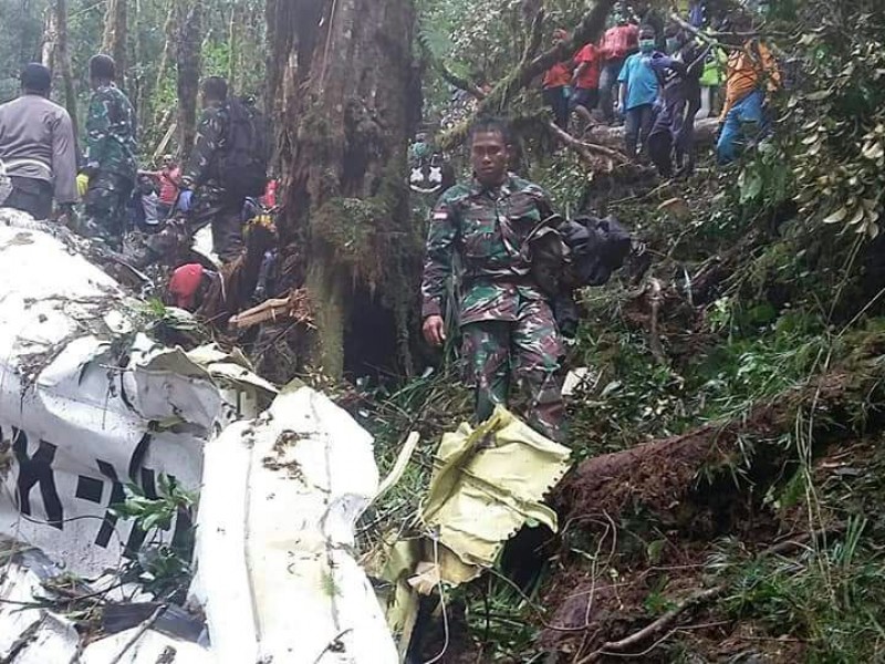 Niño de 12 años único sobreviviente de accidente:Indonesia