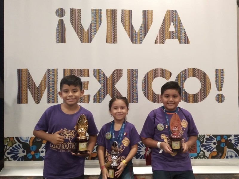 Niños chiapanecos se destacan en campeonato internacional de matemáticas
